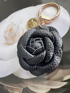 🆕Black Leather Flower Keychain